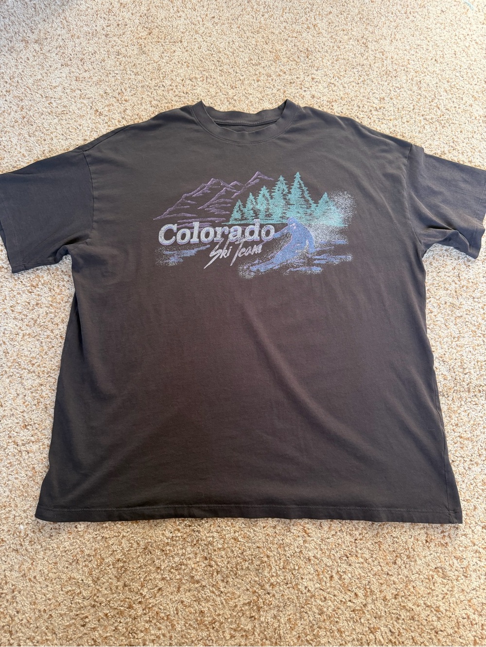 American Eagle Vintage-style Colorado Graphic Tee